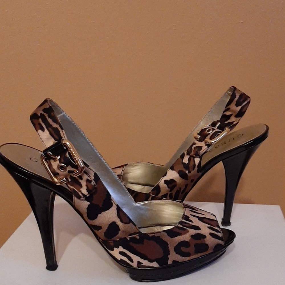 Shoes - Picture 2 of 3